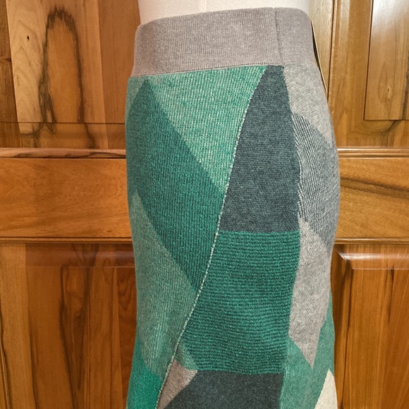 NWT Moth - Anthro - NWT - Gray/Green Chevron Knit Asymmetrical Skirt - EUC - S - Picture 4 of 16